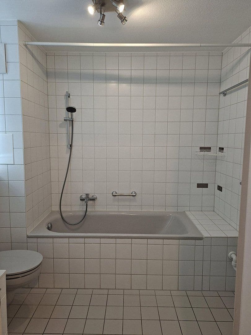 Pronájem bytu 2+1 57 m², Ludwigsburger Str. 204, Zuffenhausen, Bádensko-Württembersko Pronájem bytu 2+1 57 m², Ludwigsburger Str. 204, Zuffenhausen, Bádensko-Württembersko