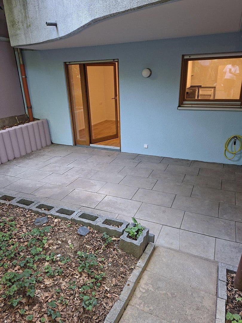 Pronájem bytu 2+1 57 m², Ludwigsburger Str. 204, Zuffenhausen, Bádensko-Württembersko Pronájem bytu 2+1 57 m², Ludwigsburger Str. 204, Zuffenhausen, Bádensko-Württembersko