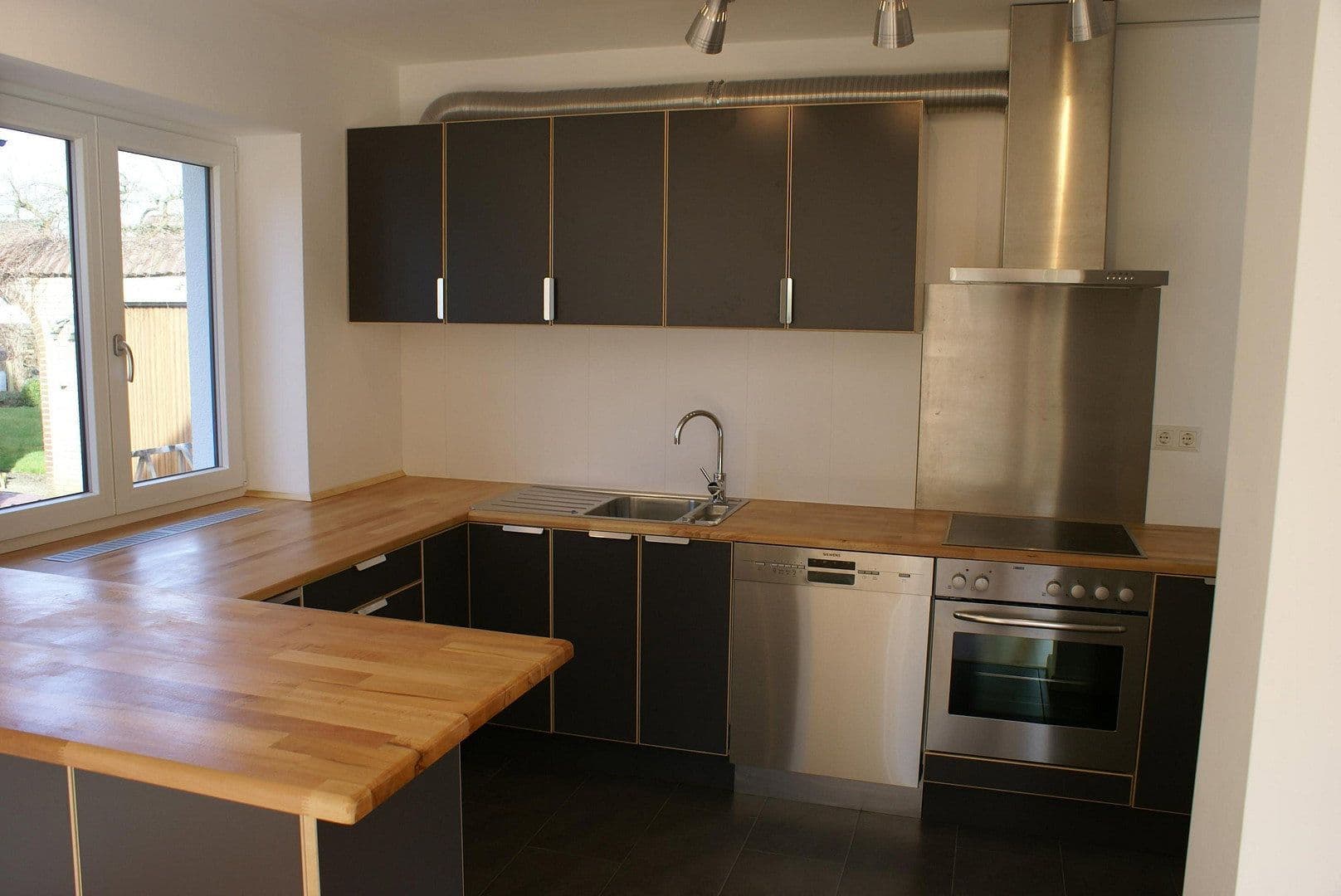 Prodej domu 201 m², pozemek 400 m², In de Simp 24, Pinneberg, Šlesvicko-Holštýnsko Prodej domu 201 m², pozemek 400 m², In de Simp 24, Pinneberg, Šlesvicko-Holštýnsko