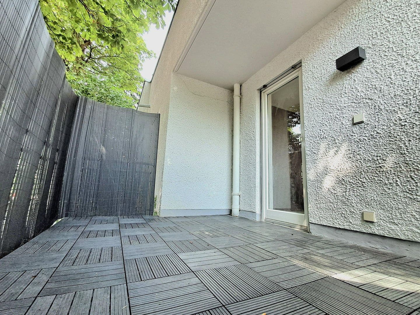 Pronájem bytu 1+1 35 m², Langwiesenstraße 30, Leinfelden-Echterdingen, Bádensko-Württembersko Pronájem bytu 1+1 35 m², Langwiesenstraße 30, Leinfelden-Echterdingen, Bádensko-Württembersko