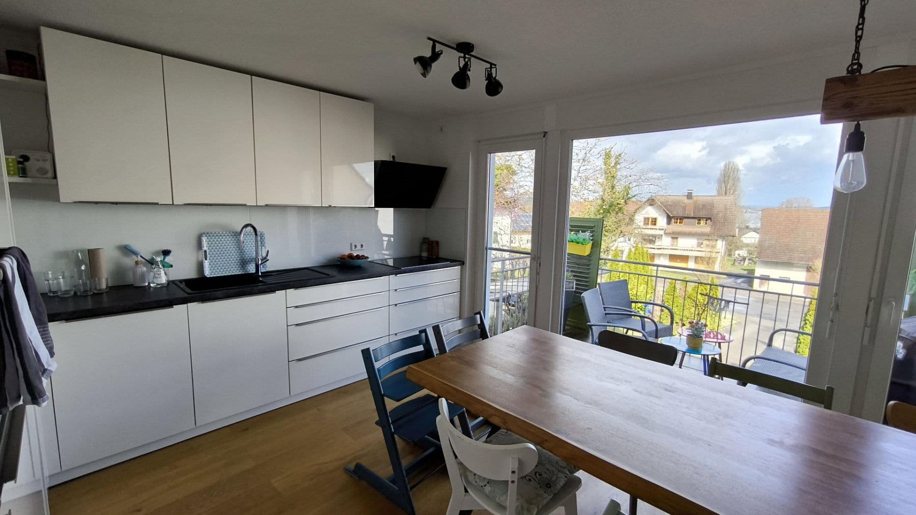 Pronájem domu 157 m², pozemek 330 m², Gaienhofen, Bádensko-Württembersko Pronájem domu 157 m², pozemek 330 m², Gaienhofen, Bádensko-Württembersko