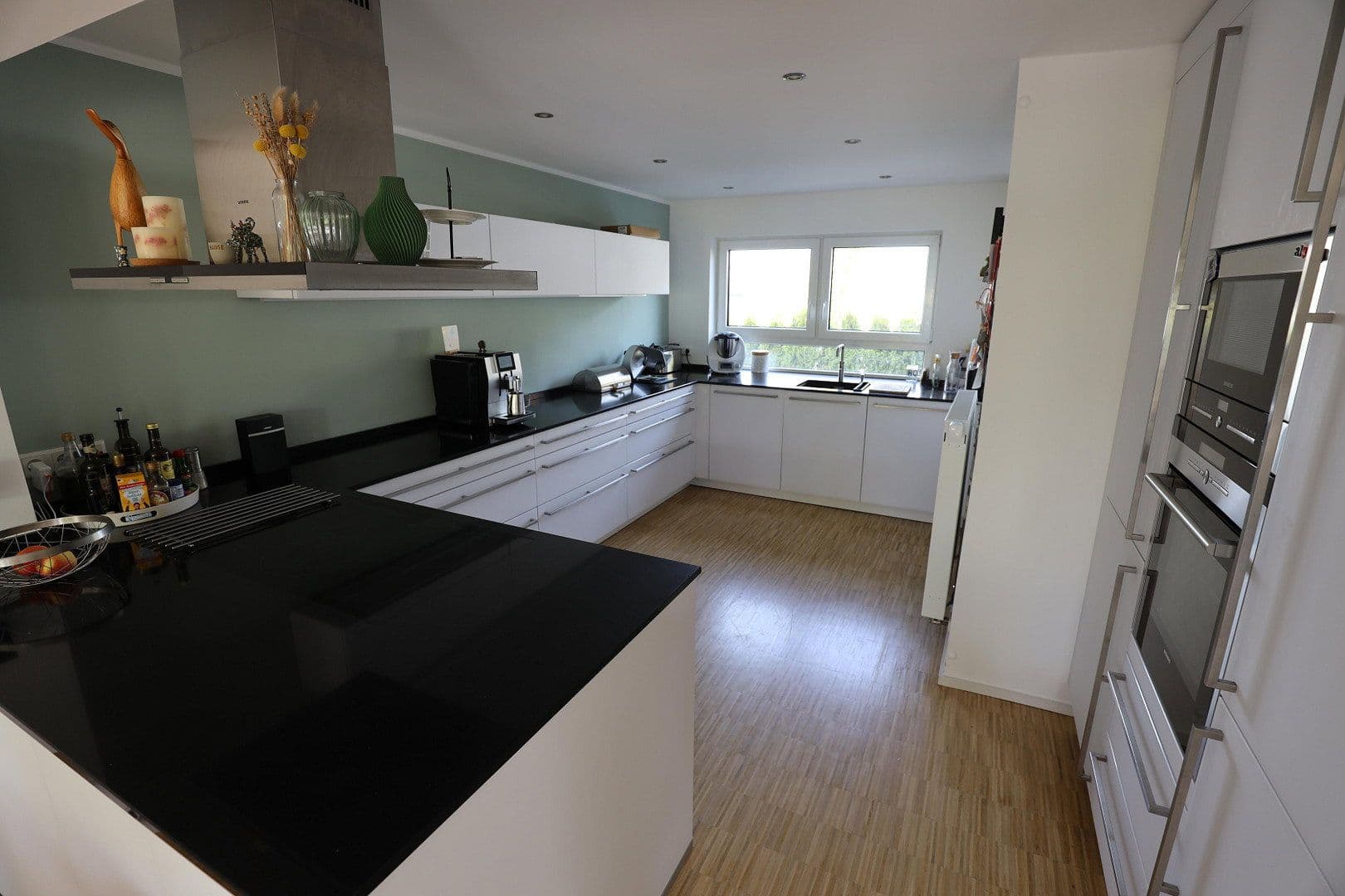 Prodej domu 280 m², pozemek 936 m², Steinbruchstrasse 29, Hannover, Dolní Sasko Prodej domu 280 m², pozemek 936 m², Steinbruchstrasse 29, Hannover, Dolní Sasko