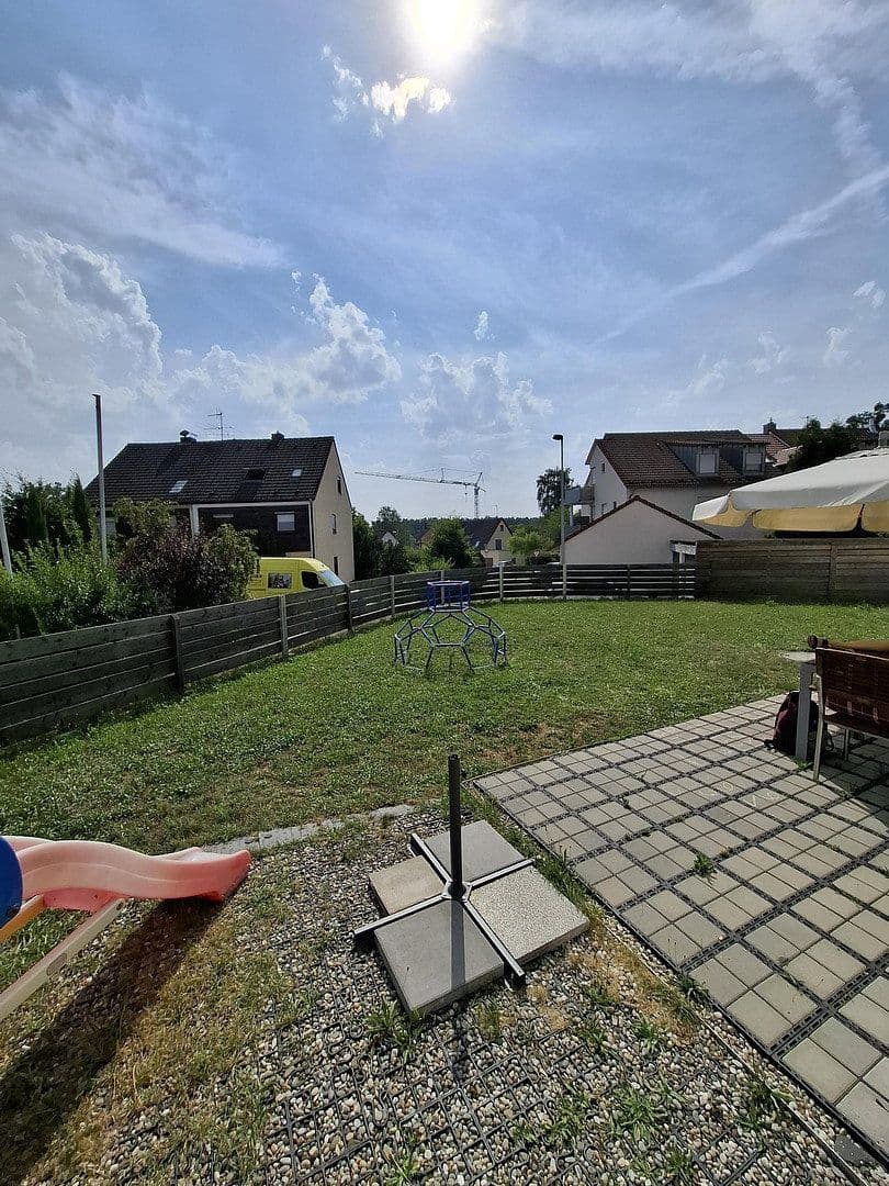 Pronájem bytu 2+1 65 m², Faust-Von-Stromberg-Str. 44, Erlangen, Bavorsko Pronájem bytu 2+1 65 m², Faust-Von-Stromberg-Str. 44, Erlangen, Bavorsko