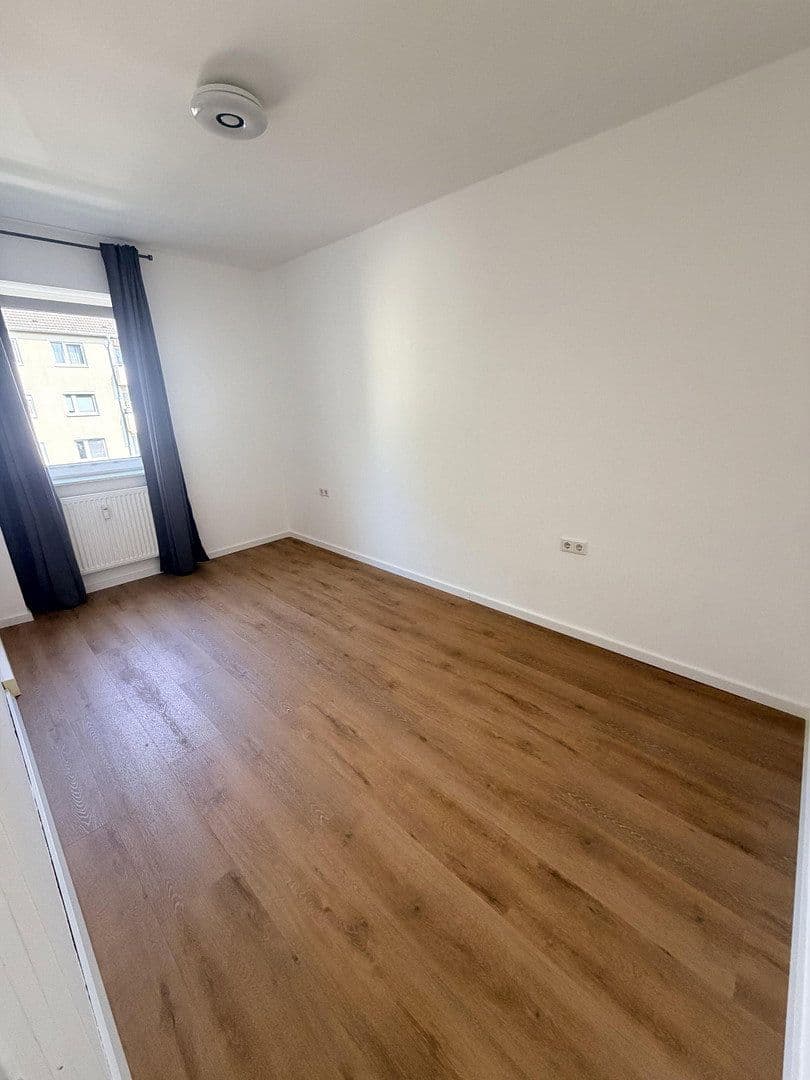 Pronájem bytu 3+1 65 m², Oldenburger Str. 24, Düsseldorf, Severní Porýní-Vestfálsko Pronájem bytu 3+1 65 m², Oldenburger Str. 24, Düsseldorf, Severní Porýní-Vestfálsko