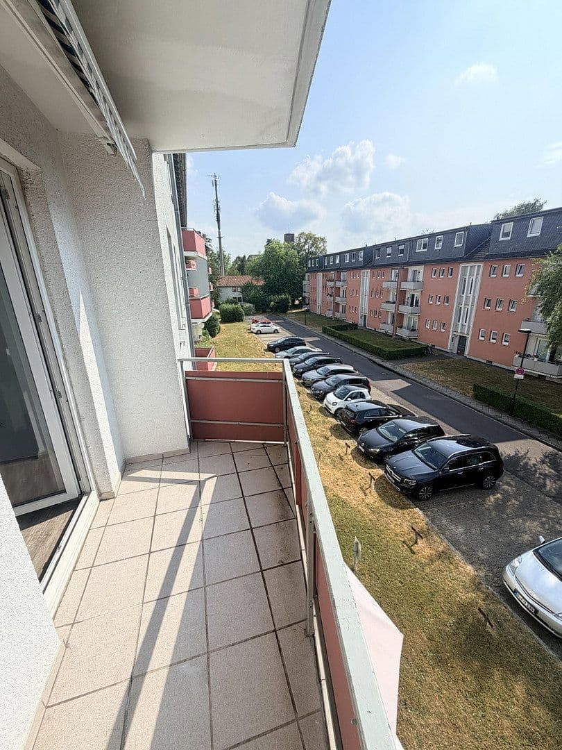 Pronájem bytu 3+1 65 m², Oldenburger Str. 24, Düsseldorf, Severní Porýní-Vestfálsko Pronájem bytu 3+1 65 m², Oldenburger Str. 24, Düsseldorf, Severní Porýní-Vestfálsko