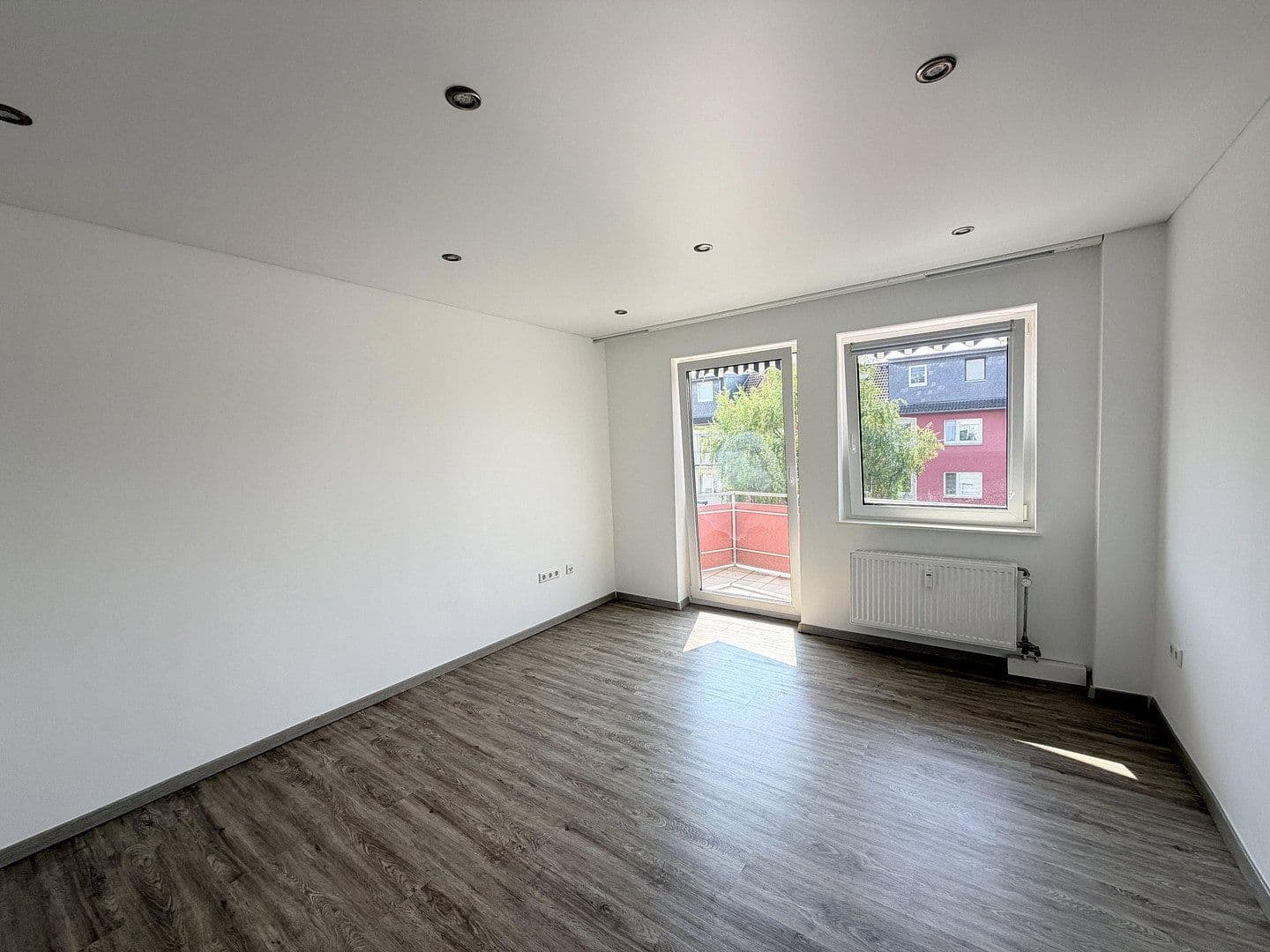Pronájem bytu 3+1 65 m², Oldenburger Str. 24, Düsseldorf, Severní Porýní-Vestfálsko Pronájem bytu 3+1 65 m², Oldenburger Str. 24, Düsseldorf, Severní Porýní-Vestfálsko