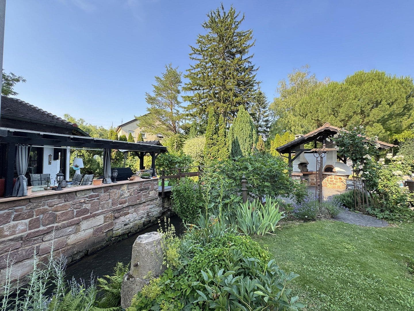 Prodej domu 386 m², pozemek 3.087 m², Mertesheim, Porýní-Falc Prodej domu 386 m², pozemek 3.087 m², Mertesheim, Porýní-Falc