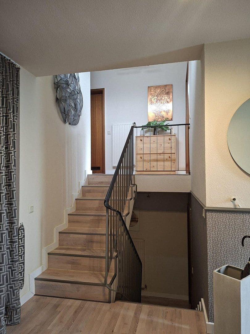 Prodej domu 130 m², pozemek 389 m², Hennef (Sieg), Severní Porýní-Vestfálsko Prodej domu 130 m², pozemek 389 m², Hennef (Sieg), Severní Porýní-Vestfálsko