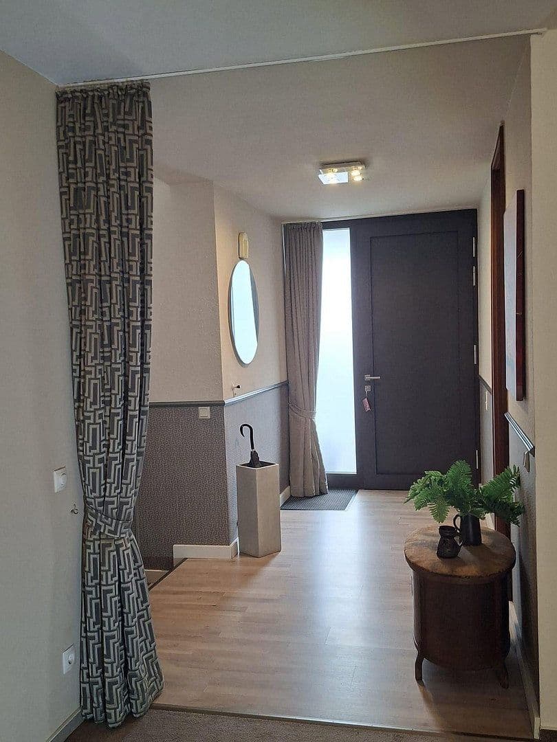 Prodej domu 130 m², pozemek 389 m², Hennef (Sieg), Severní Porýní-Vestfálsko Prodej domu 130 m², pozemek 389 m², Hennef (Sieg), Severní Porýní-Vestfálsko