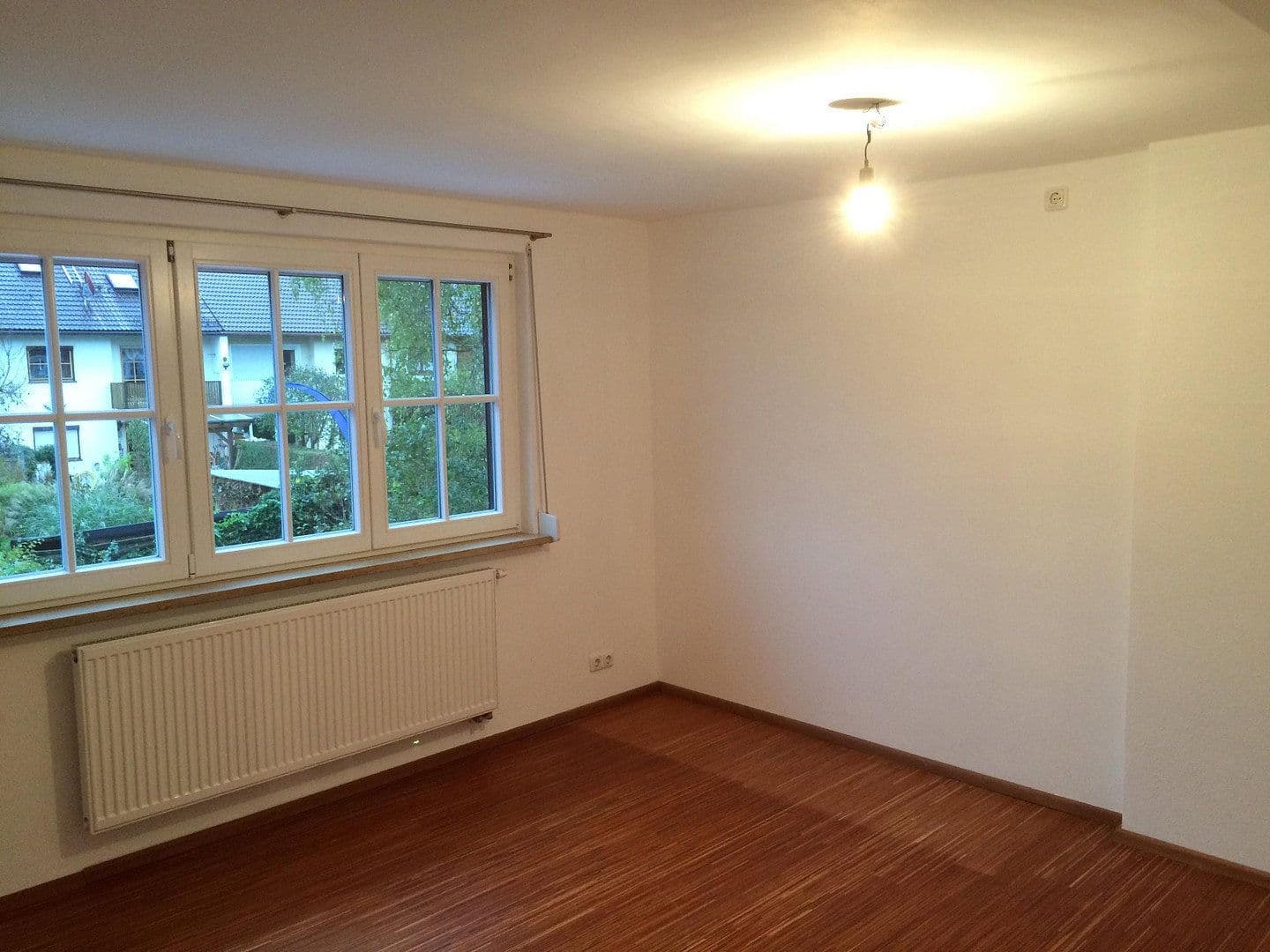 Prodej domu 104 m², pozemek 188 m², Sinzingerstraße 10, Fürstenfeldbruck, Bavorsko Prodej domu 104 m², pozemek 188 m², Sinzingerstraße 10, Fürstenfeldbruck, Bavorsko