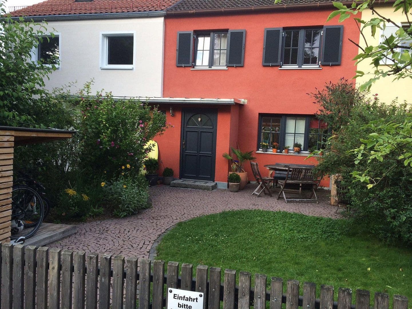 Prodej domu 104 m², pozemek 188 m², Sinzingerstraße 10, Fürstenfeldbruck, Bavorsko Prodej domu 104 m², pozemek 188 m², Sinzingerstraße 10, Fürstenfeldbruck, Bavorsko
