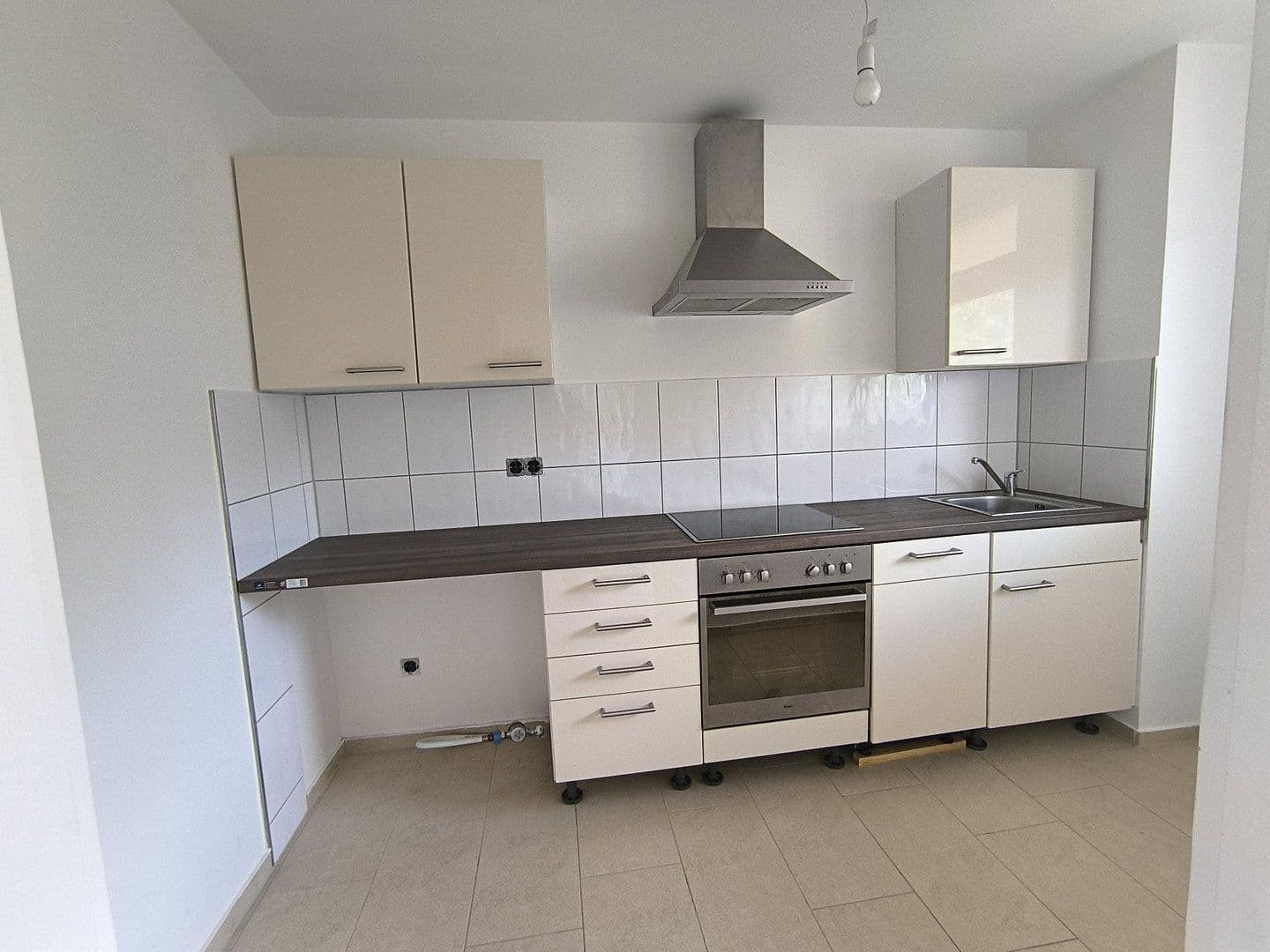Pronájem bytu 2+1 56 m², Bockelststrasse 119A, Stuttgart Heumaden, Bádensko-Württembersko Pronájem bytu 2+1 56 m², Bockelststrasse 119A, Stuttgart Heumaden, Bádensko-Württembersko