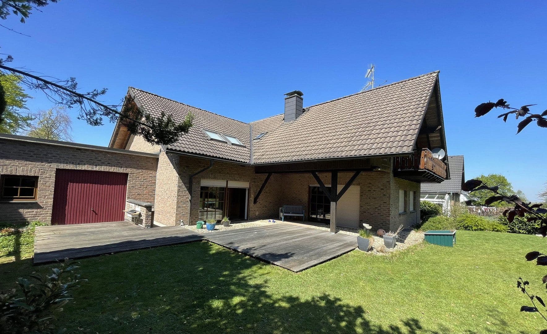 Prodej domu 240 m², pozemek 911 m², Roetgen, Severní Porýní-Vestfálsko Prodej domu 240 m², pozemek 911 m², Roetgen, Severní Porýní-Vestfálsko