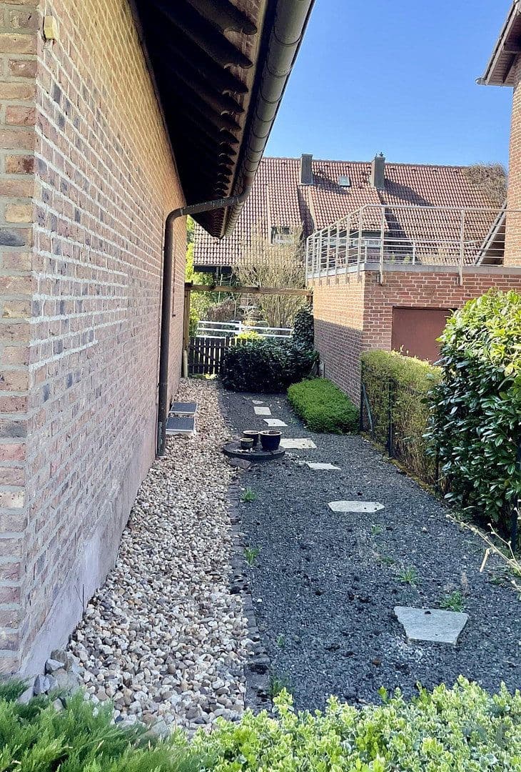 Prodej domu 240 m², pozemek 911 m², Roetgen, Severní Porýní-Vestfálsko Prodej domu 240 m², pozemek 911 m², Roetgen, Severní Porýní-Vestfálsko