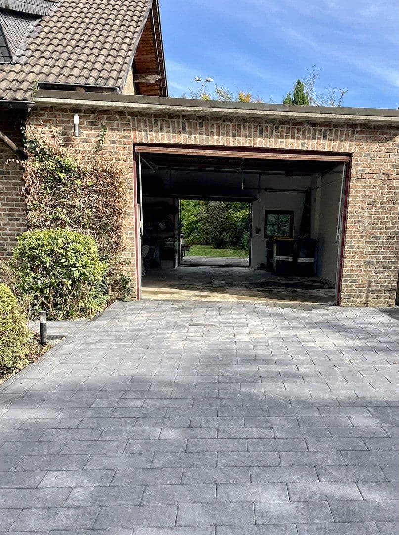 Prodej domu 240 m², pozemek 911 m², Roetgen, Severní Porýní-Vestfálsko Prodej domu 240 m², pozemek 911 m², Roetgen, Severní Porýní-Vestfálsko