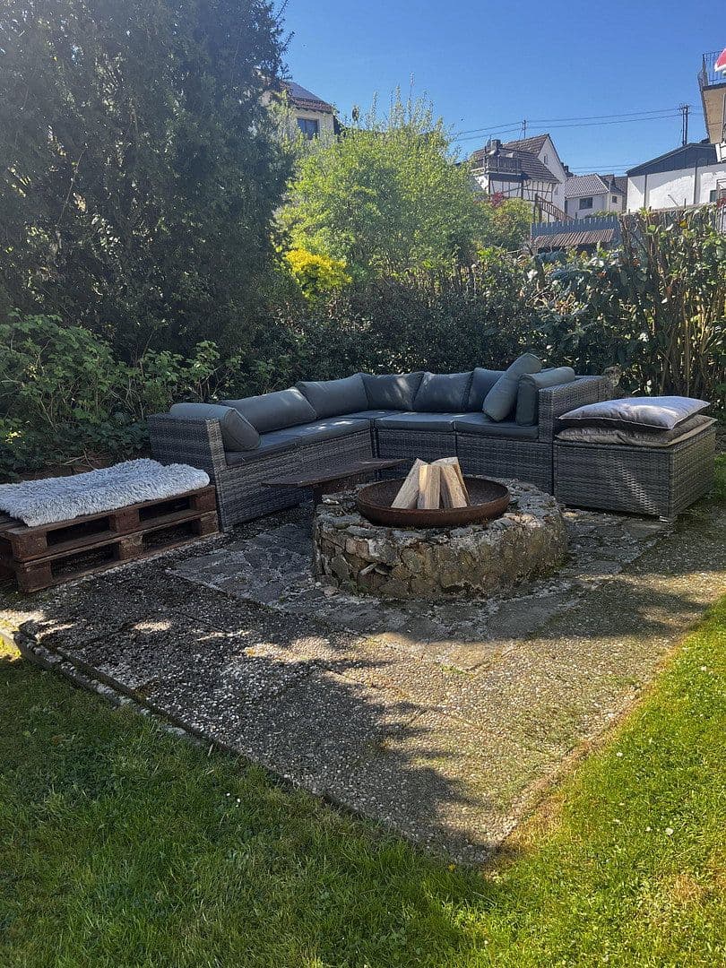 Prodej domu 275 m², pozemek 820 m², Schwalbacherstr 14, Idstein, Hessen Prodej domu 275 m², pozemek 820 m², Schwalbacherstr 14, Idstein, Hessen