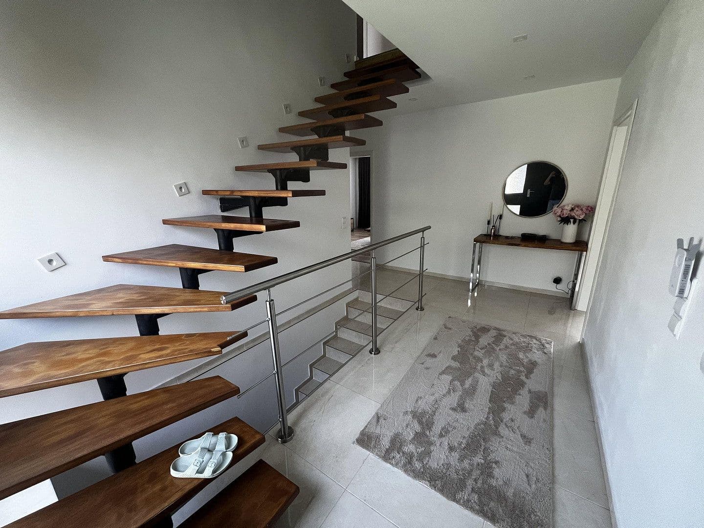 Prodej domu 275 m², pozemek 820 m², Schwalbacherstr 14, Idstein, Hessen Prodej domu 275 m², pozemek 820 m², Schwalbacherstr 14, Idstein, Hessen