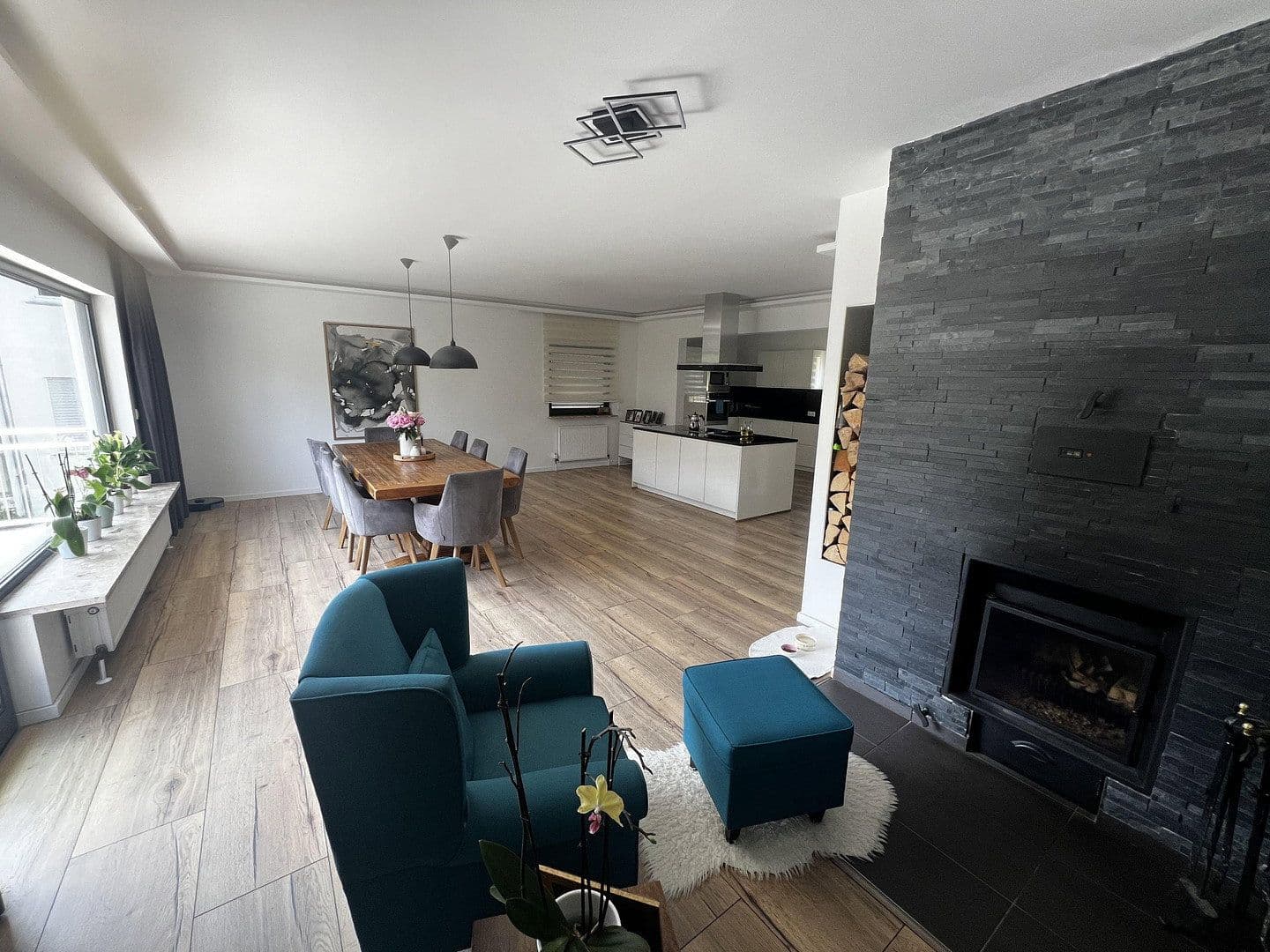 Prodej domu 275 m², pozemek 820 m², Schwalbacherstr 14, Idstein, Hessen Prodej domu 275 m², pozemek 820 m², Schwalbacherstr 14, Idstein, Hessen