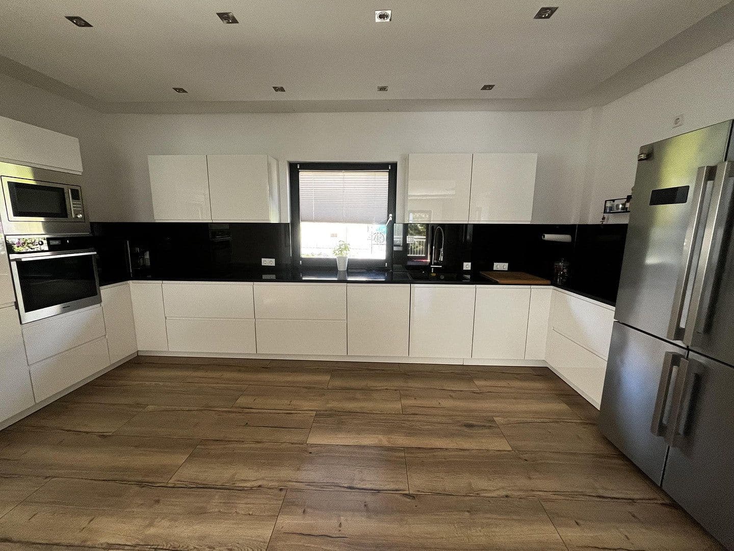 Prodej domu 275 m², pozemek 820 m², Schwalbacherstr 14, Idstein, Hessen Prodej domu 275 m², pozemek 820 m², Schwalbacherstr 14, Idstein, Hessen