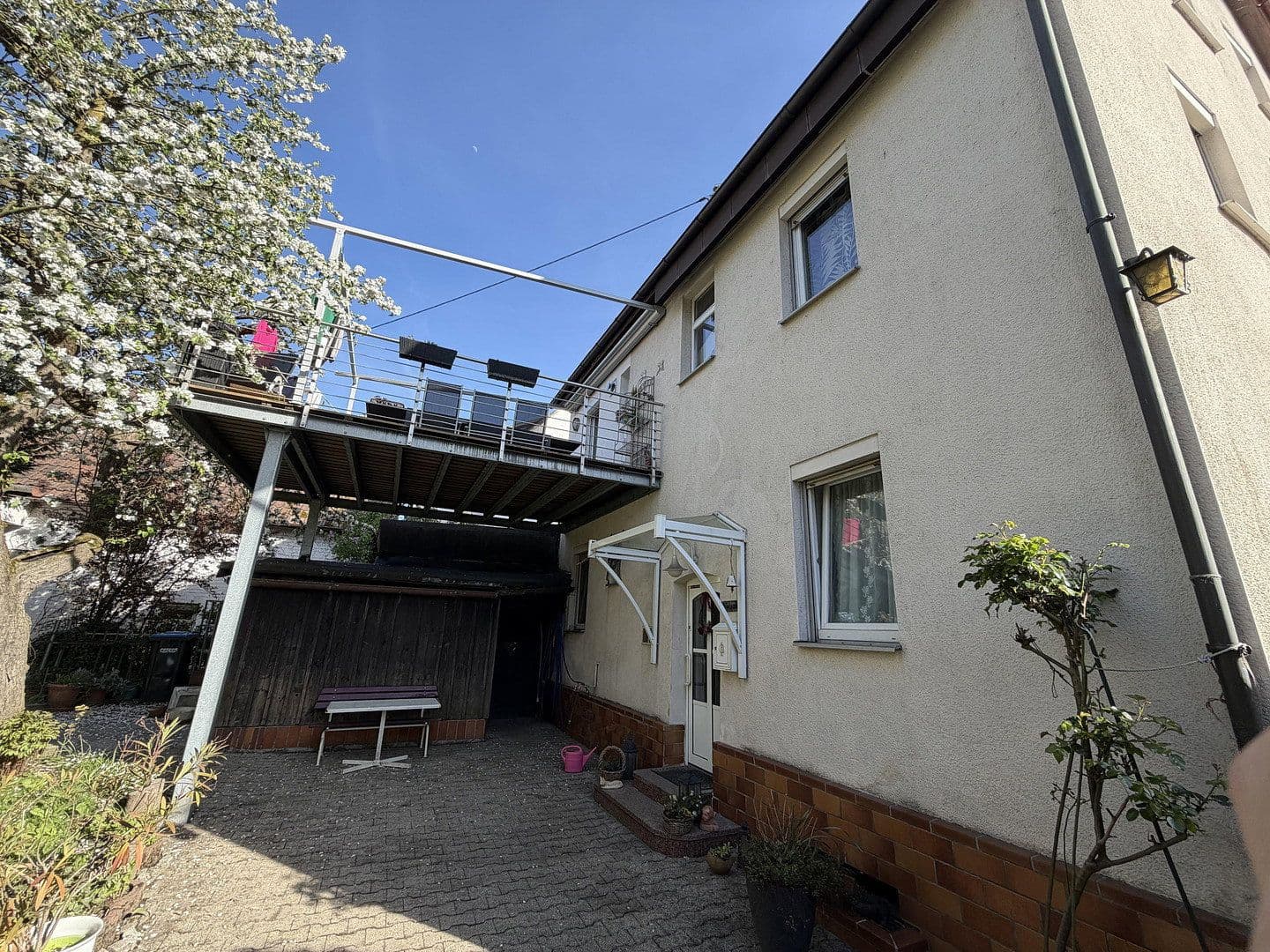 Prodej domu 140 m², pozemek 380 m², Göppingen, Bádensko-Württembersko Prodej domu 140 m², pozemek 380 m², Göppingen, Bádensko-Württembersko