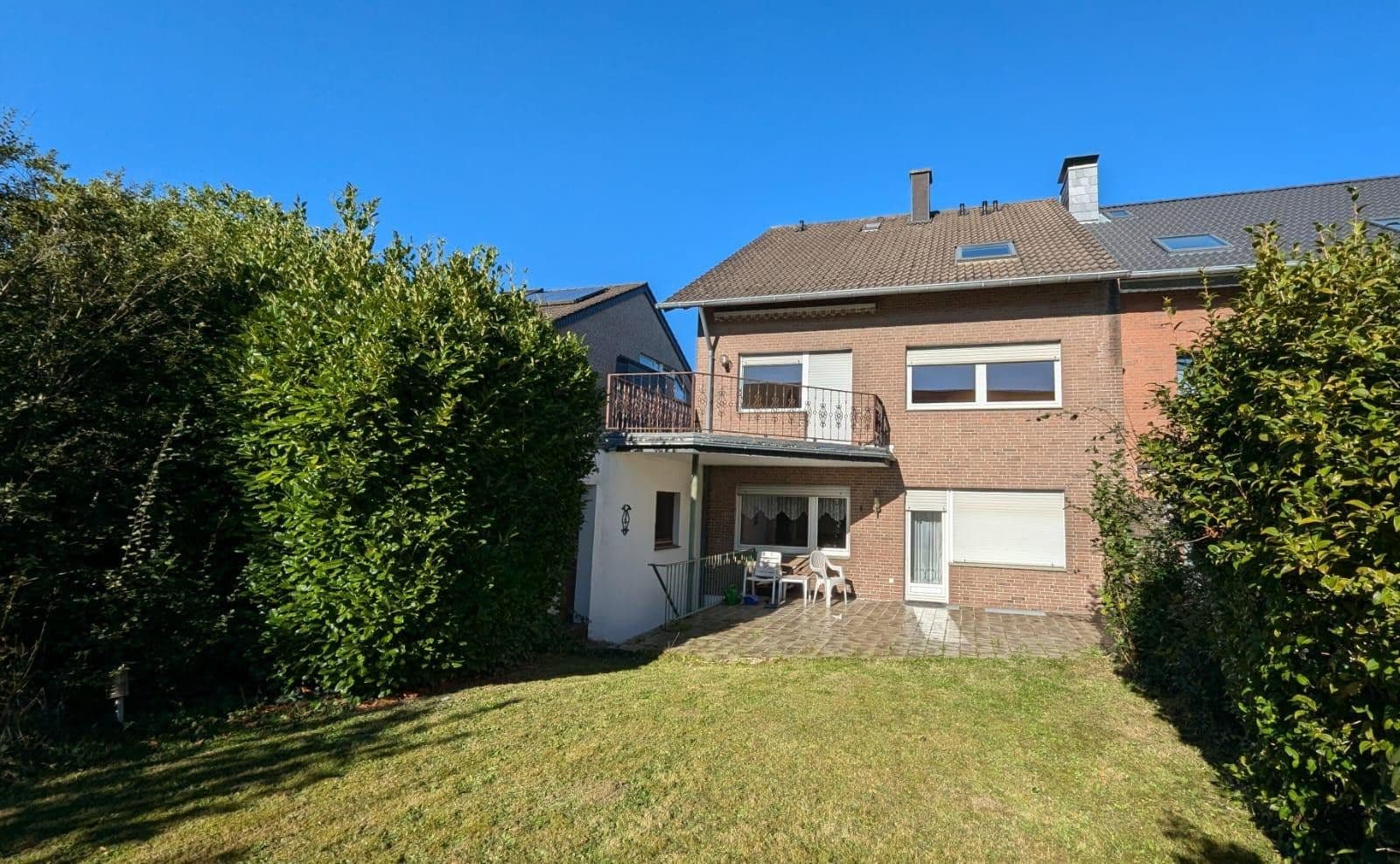 Prodej domu 235 m², pozemek 394 m², Cáchy, Severní Porýní-Vestfálsko Prodej domu 235 m², pozemek 394 m², Cáchy, Severní Porýní-Vestfálsko