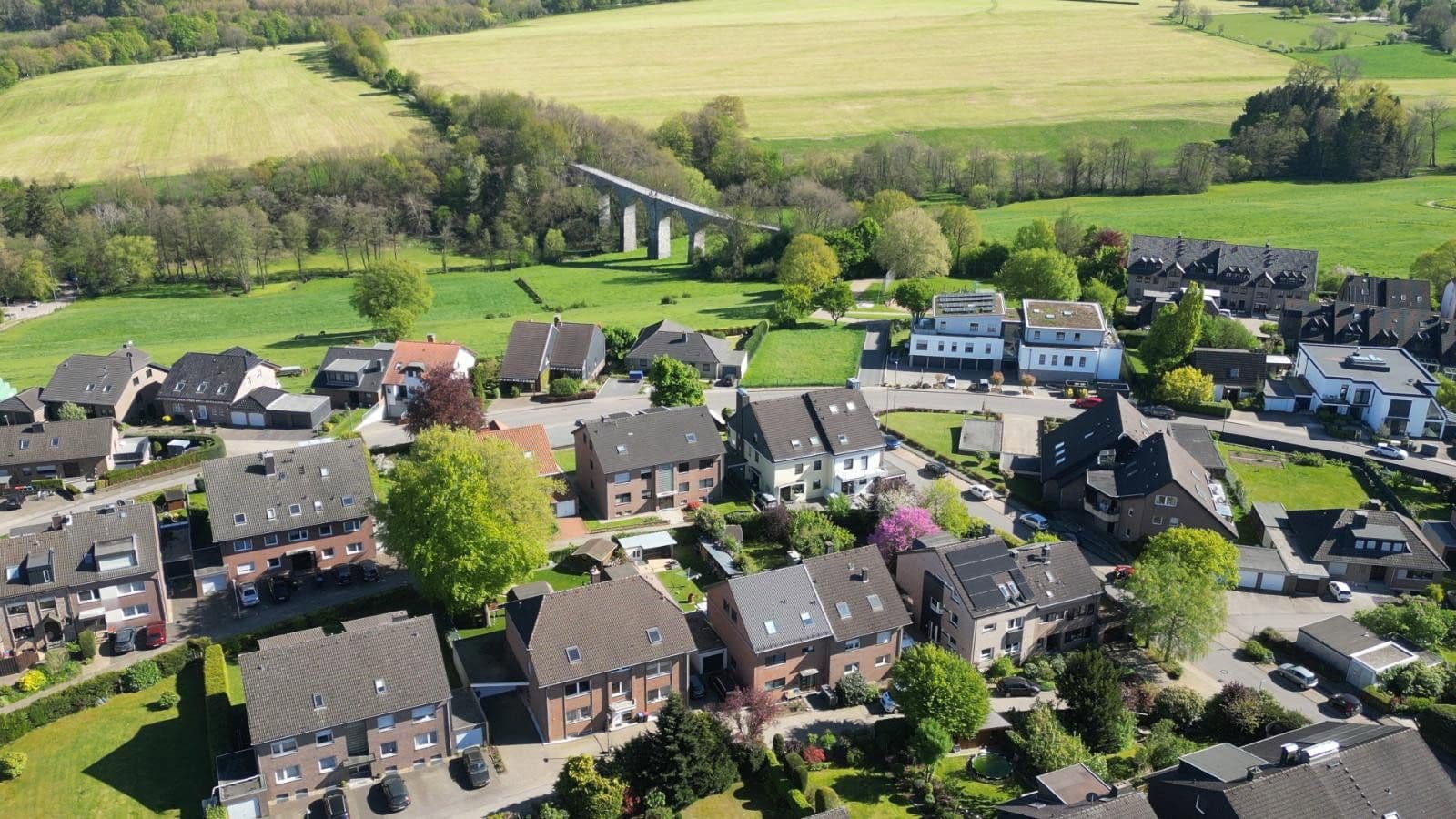 Prodej domu 235 m², pozemek 394 m², Cáchy, Severní Porýní-Vestfálsko Prodej domu 235 m², pozemek 394 m², Cáchy, Severní Porýní-Vestfálsko