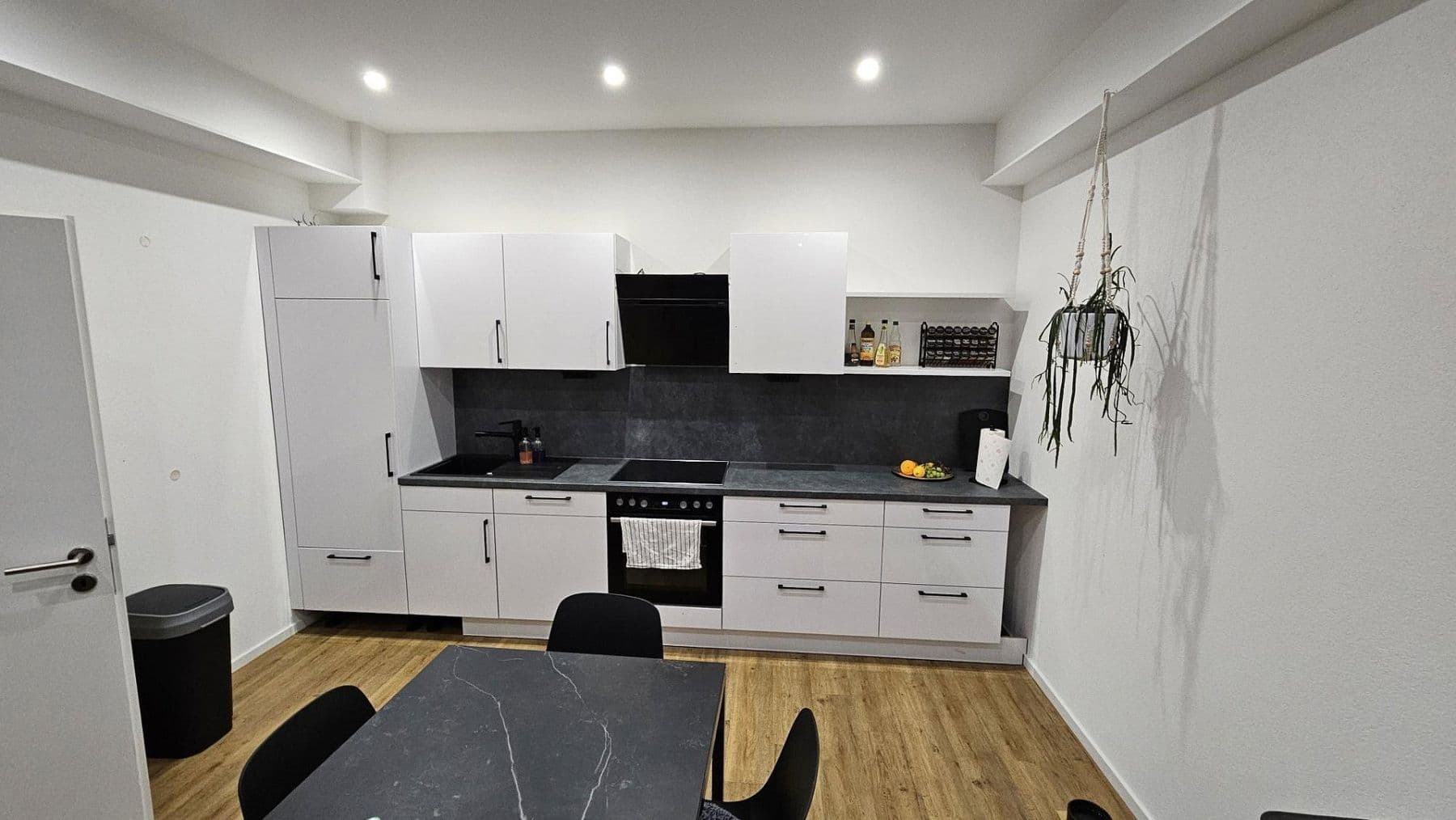 Pronájem bytu 3+1 75 m², Kirchstraße 3, Langenargen, Bádensko-Württembersko Pronájem bytu 3+1 75 m², Kirchstraße 3, Langenargen, Bádensko-Württembersko