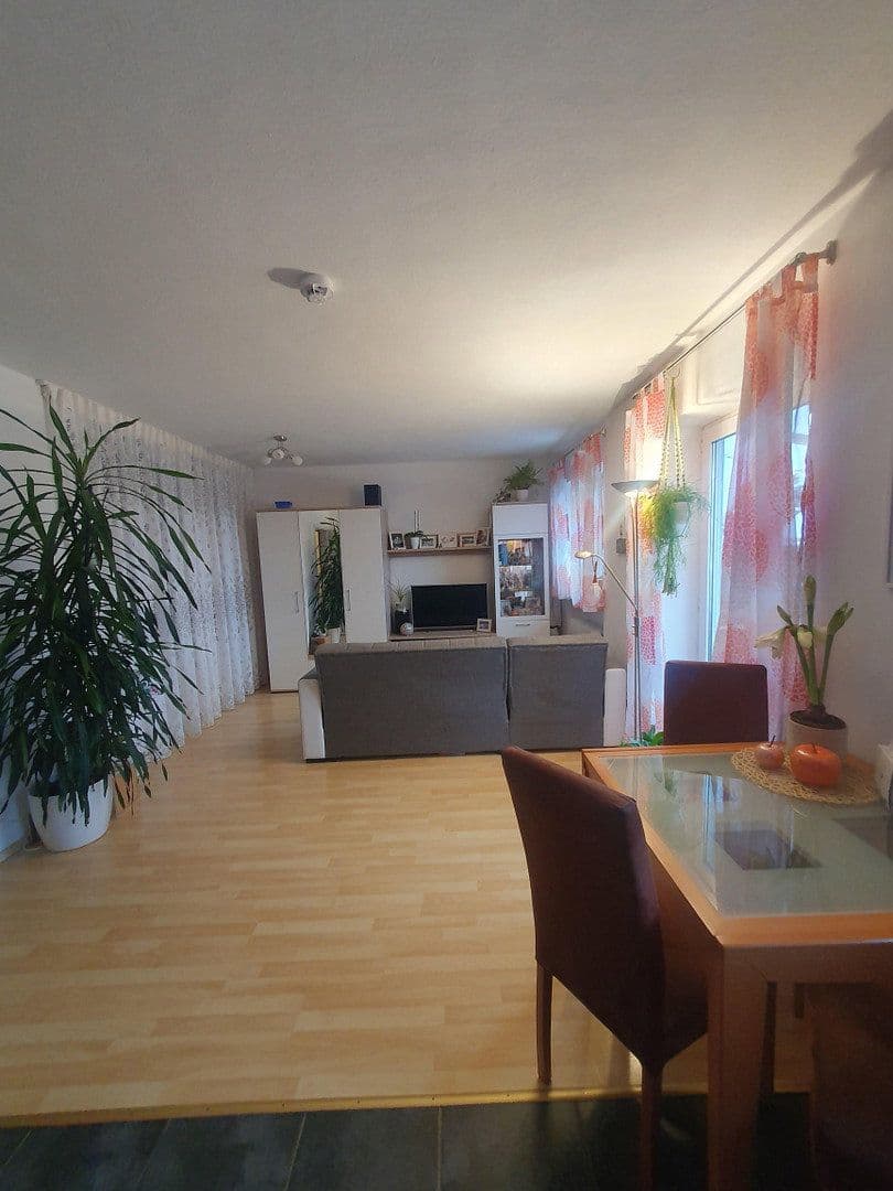 Pronájem bytu 1+1 38 m², Gröbenzellerstrasse 2, Puchheim Bhf., Bavorsko Pronájem bytu 1+1 38 m², Gröbenzellerstrasse 2, Puchheim Bhf., Bavorsko