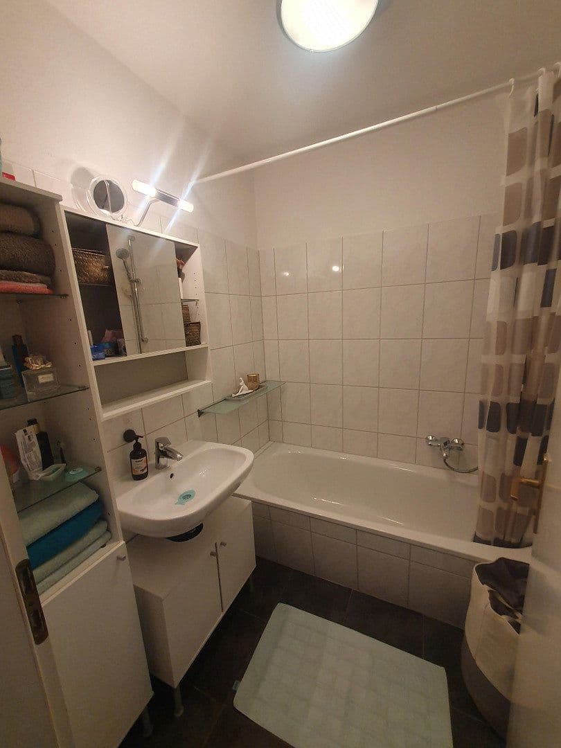 Pronájem bytu 1+1 38 m², Gröbenzellerstrasse 2, Puchheim Bhf., Bavorsko Pronájem bytu 1+1 38 m², Gröbenzellerstrasse 2, Puchheim Bhf., Bavorsko