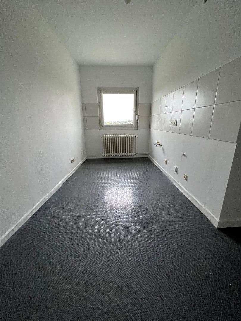 Pronájem bytu 3+1 76 m², Hainstrasse 75, Wuppertal, Severní Porýní-Vestfálsko Pronájem bytu 3+1 76 m², Hainstrasse 75, Wuppertal, Severní Porýní-Vestfálsko