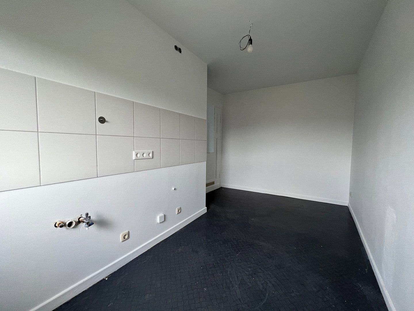 Pronájem bytu 3+1 76 m², Hainstrasse 75, Wuppertal, Severní Porýní-Vestfálsko Pronájem bytu 3+1 76 m², Hainstrasse 75, Wuppertal, Severní Porýní-Vestfálsko
