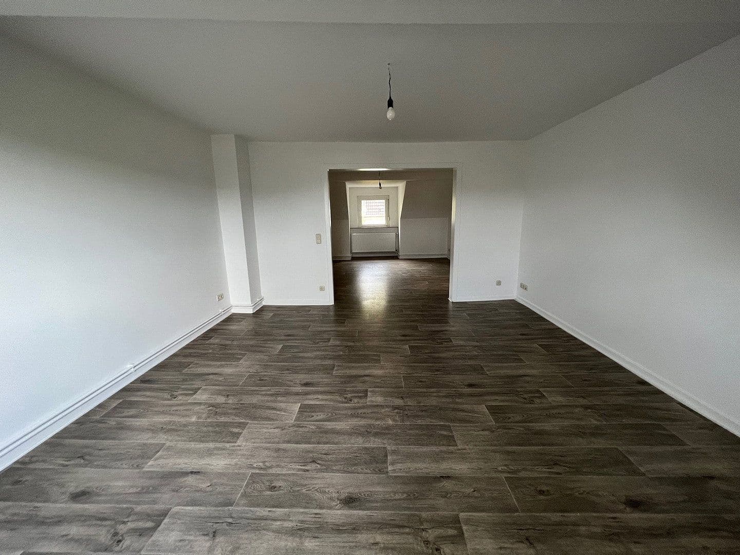 Pronájem bytu 3+1 76 m², Hainstrasse 75, Wuppertal, Severní Porýní-Vestfálsko Pronájem bytu 3+1 76 m², Hainstrasse 75, Wuppertal, Severní Porýní-Vestfálsko