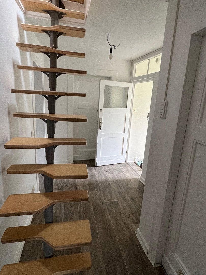 Pronájem bytu 3+1 76 m², Hainstrasse 75, Wuppertal, Severní Porýní-Vestfálsko Pronájem bytu 3+1 76 m², Hainstrasse 75, Wuppertal, Severní Porýní-Vestfálsko