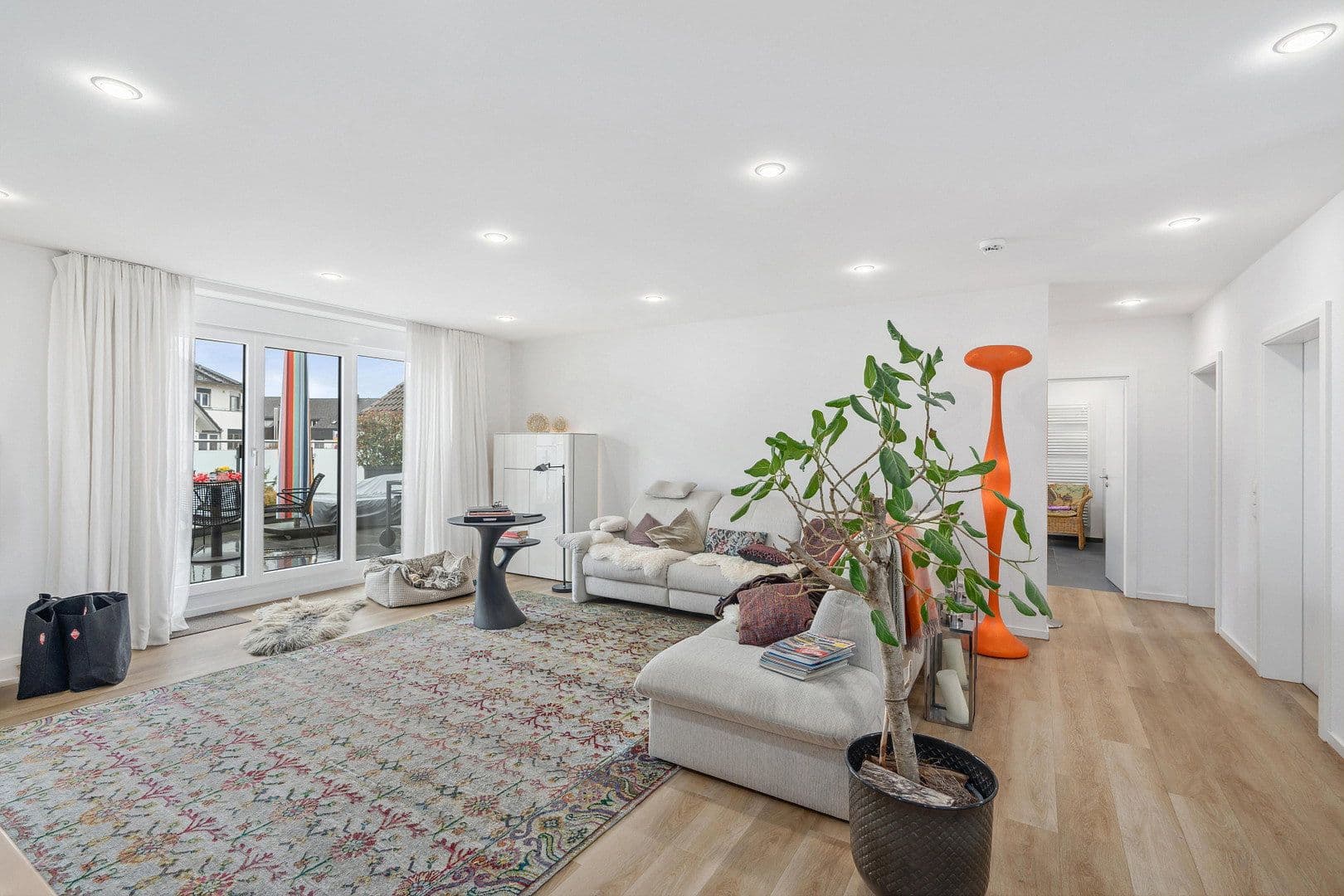 Pronájem bytu 4+1 135 m², Kirchstraße 3, Langenargen, Bádensko-Württembersko Pronájem bytu 4+1 135 m², Kirchstraße 3, Langenargen, Bádensko-Württembersko