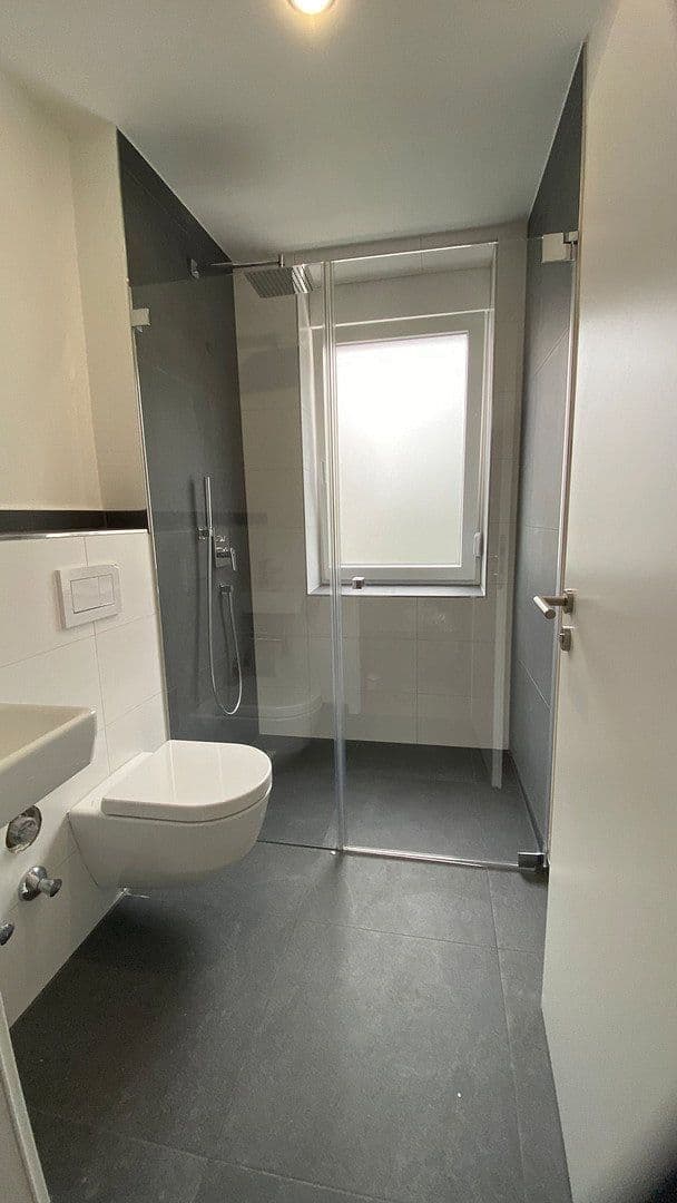 Pronájem bytu 4+1 135 m², Kirchstraße 3, Langenargen, Bádensko-Württembersko Pronájem bytu 4+1 135 m², Kirchstraße 3, Langenargen, Bádensko-Württembersko