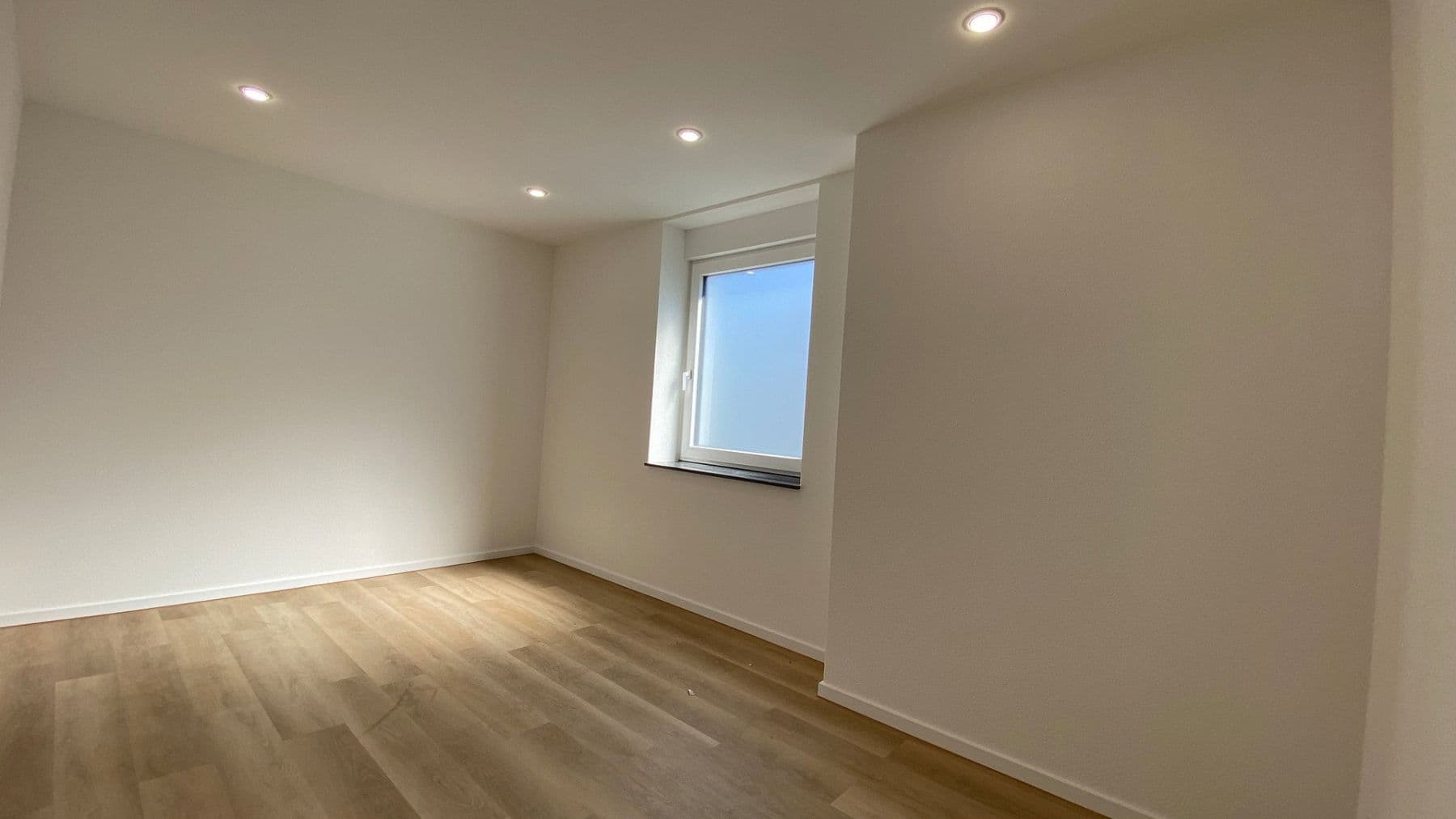 Pronájem bytu 4+1 135 m², Kirchstraße 3, Langenargen, Bádensko-Württembersko Pronájem bytu 4+1 135 m², Kirchstraße 3, Langenargen, Bádensko-Württembersko