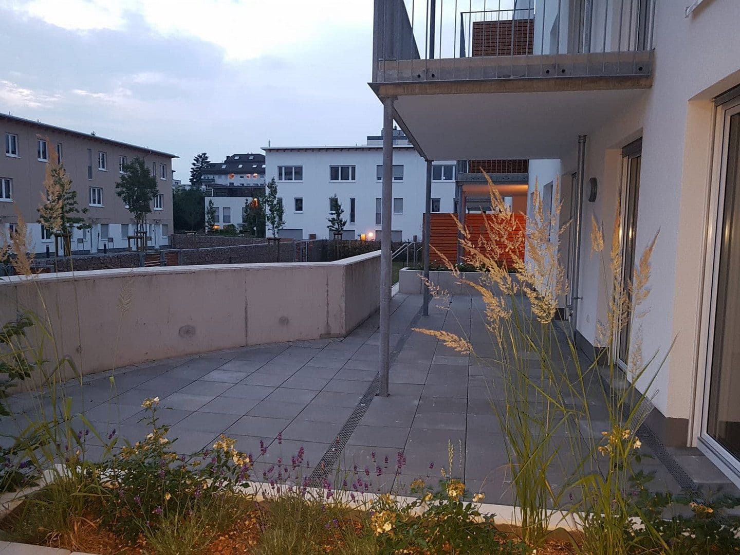 Pronájem bytu 2+kk 80 m², Hertha-Genzmer-Strasse 57, Wiesbaden, Hessen Pronájem bytu 2+kk 80 m², Hertha-Genzmer-Strasse 57, Wiesbaden, Hessen