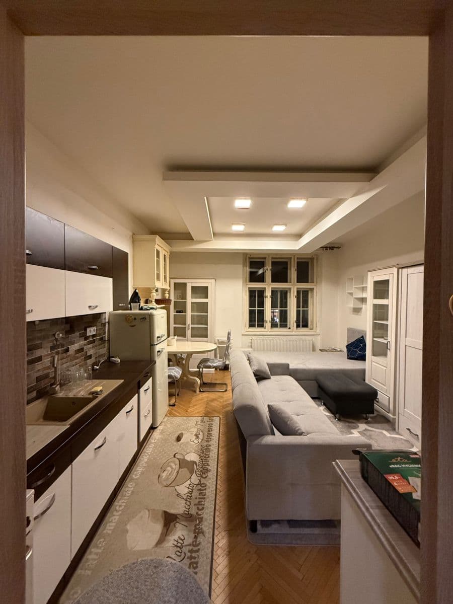 Pronájem bytu 2+kk 40 m², Bělehradská, Praha, Praha Pronájem bytu 2+kk 40 m², Bělehradská, Praha, Praha