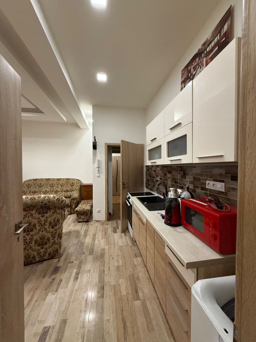 Pronájem bytu 2+kk 40 m², Bělehradská, Praha, Praha Pronájem bytu 2+kk 40 m², Bělehradská, Praha, Praha