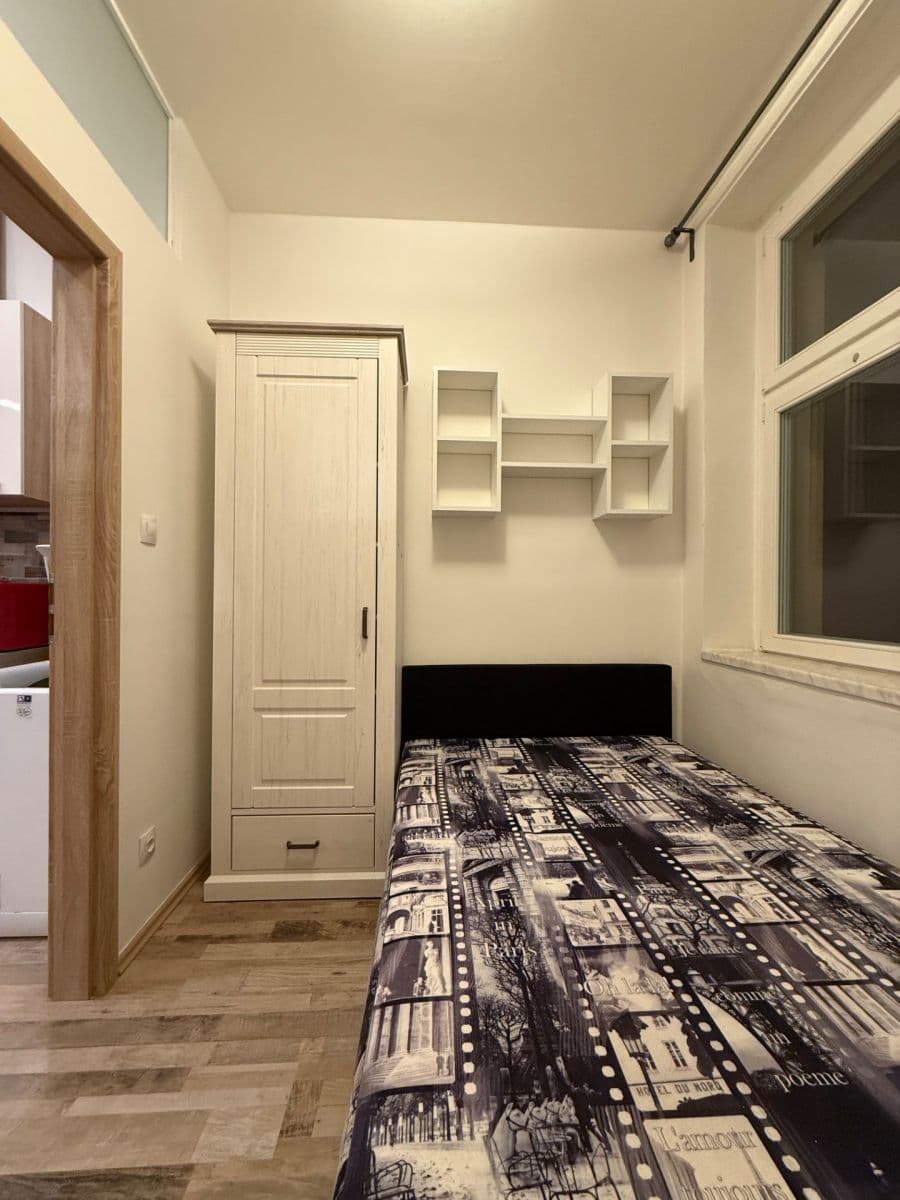Pronájem bytu 2+kk 40 m², Bělehradská, Praha, Praha Pronájem bytu 2+kk 40 m², Bělehradská, Praha, Praha