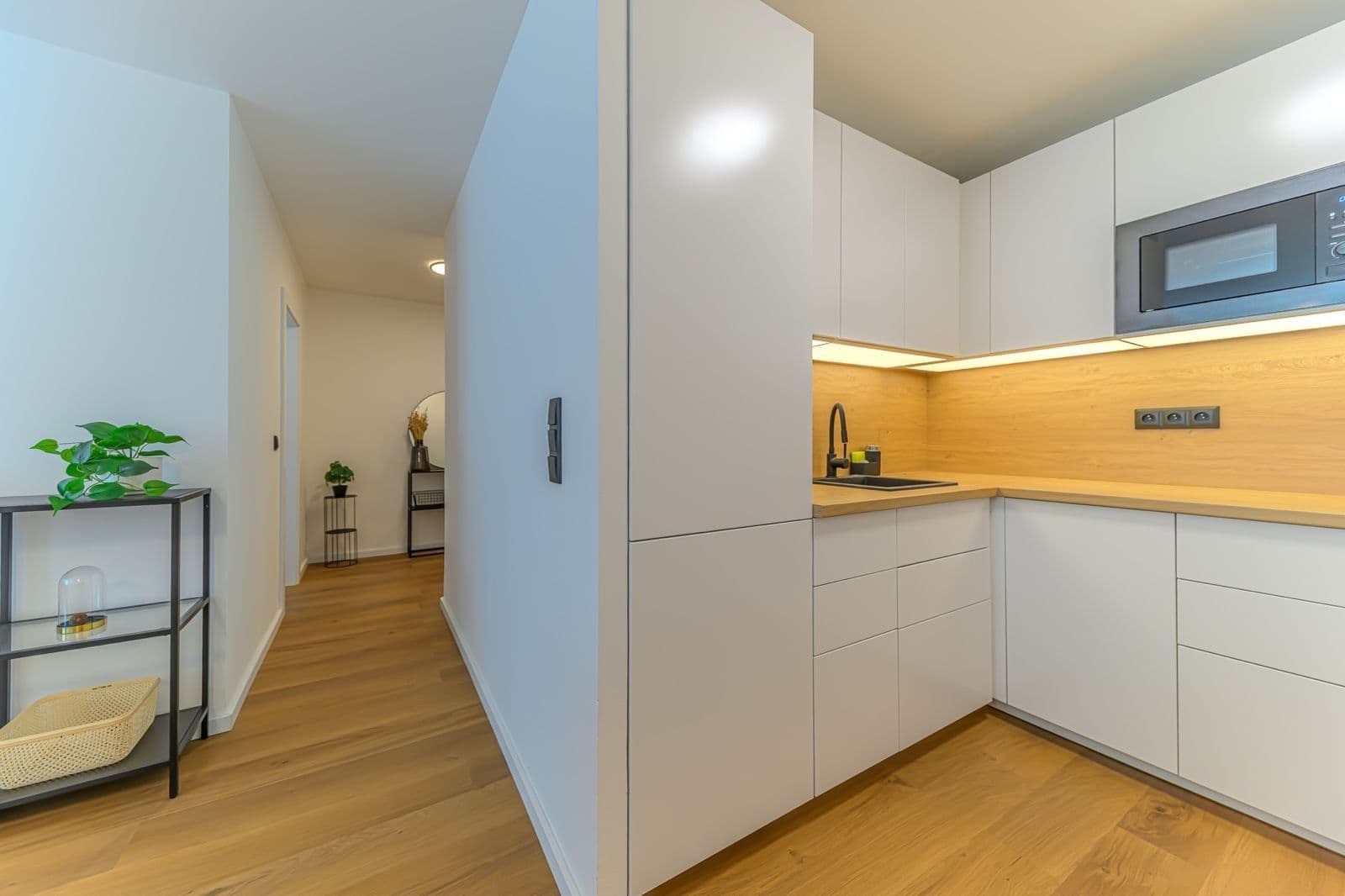 Prodej bytu 2+kk 43 m², Borovanského, Praha, Praha Prodej bytu 2+kk 43 m², Borovanského, Praha, Praha