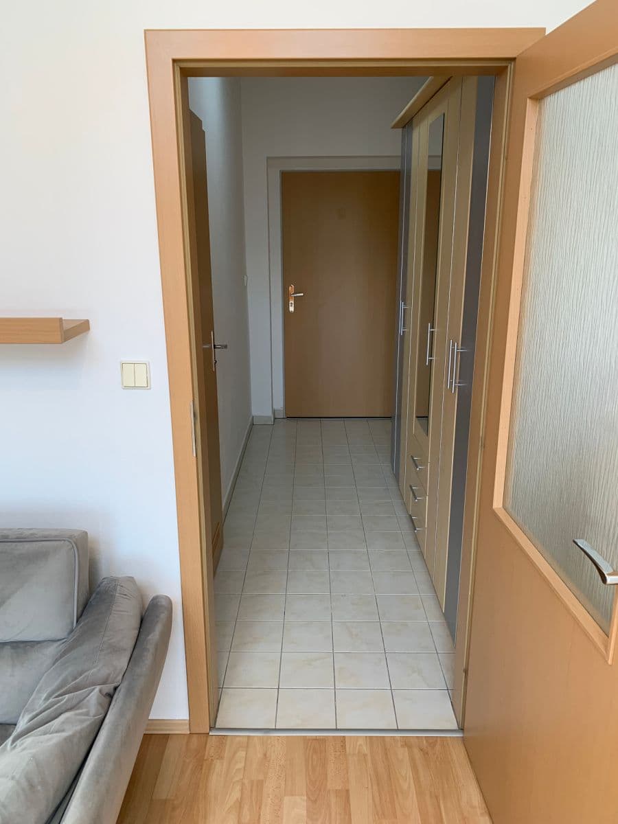 Pronájem bytu 1+kk 37 m², Padovská, Praha, Praha Pronájem bytu 1+kk 37 m², Padovská, Praha, Praha