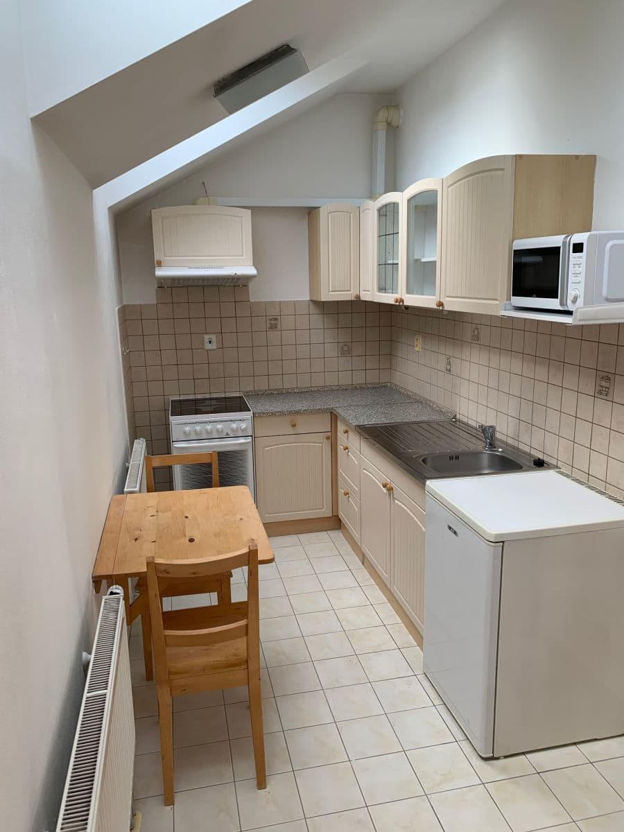 Pronájem bytu 1+kk 37 m², Padovská, Praha, Praha Pronájem bytu 1+kk 37 m², Padovská, Praha, Praha