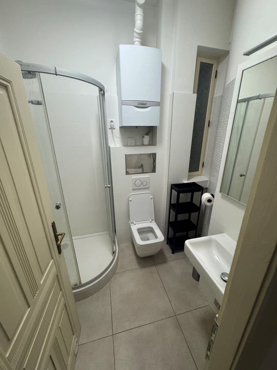 Pronájem bytu 2+kk 49 m², Na Zderaze, Praha, Praha Pronájem bytu 2+kk 49 m², Na Zderaze, Praha, Praha