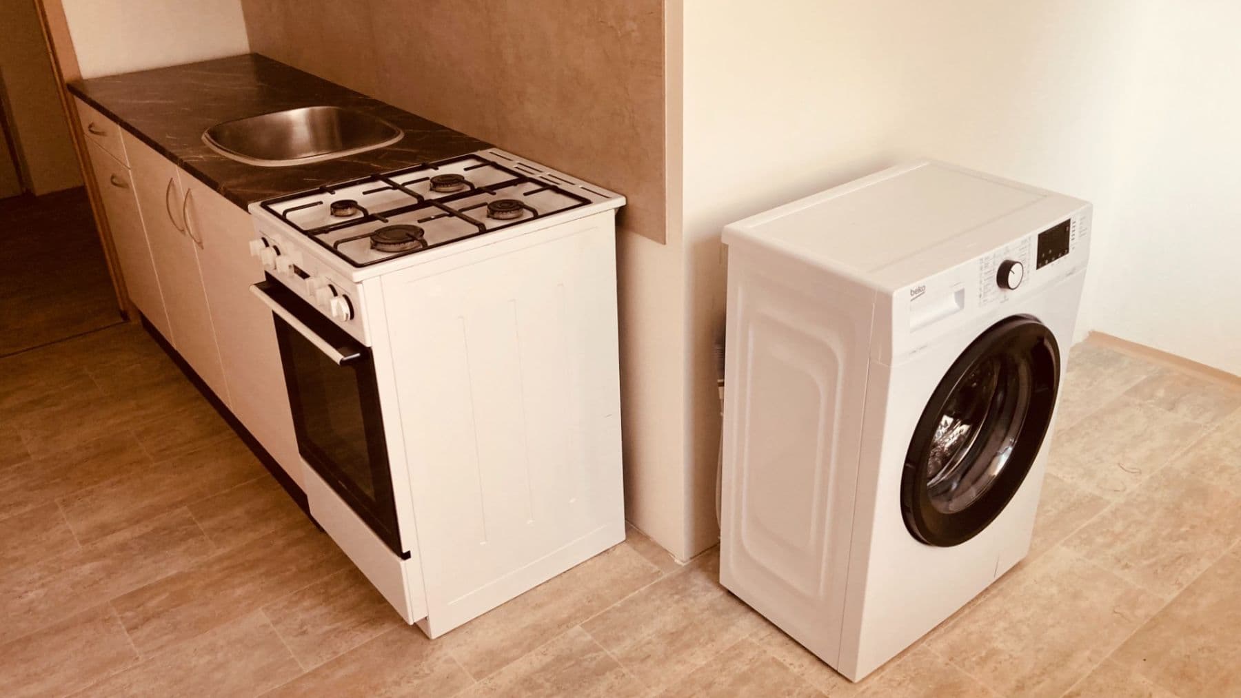 Pronájem bytu 1+1 37 m², Jana Ziky, Ostrava, Moravskoslezský kraj Pronájem bytu 1+1 37 m², Jana Ziky, Ostrava, Moravskoslezský kraj