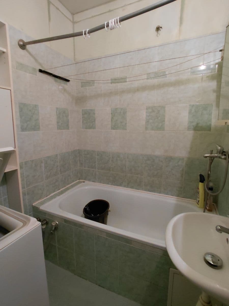 Prodej bytu 3+1 76 m², Rumunská, Čelákovice, Středočeský kraj Prodej bytu 3+1 76 m², Rumunská, Čelákovice, Středočeský kraj