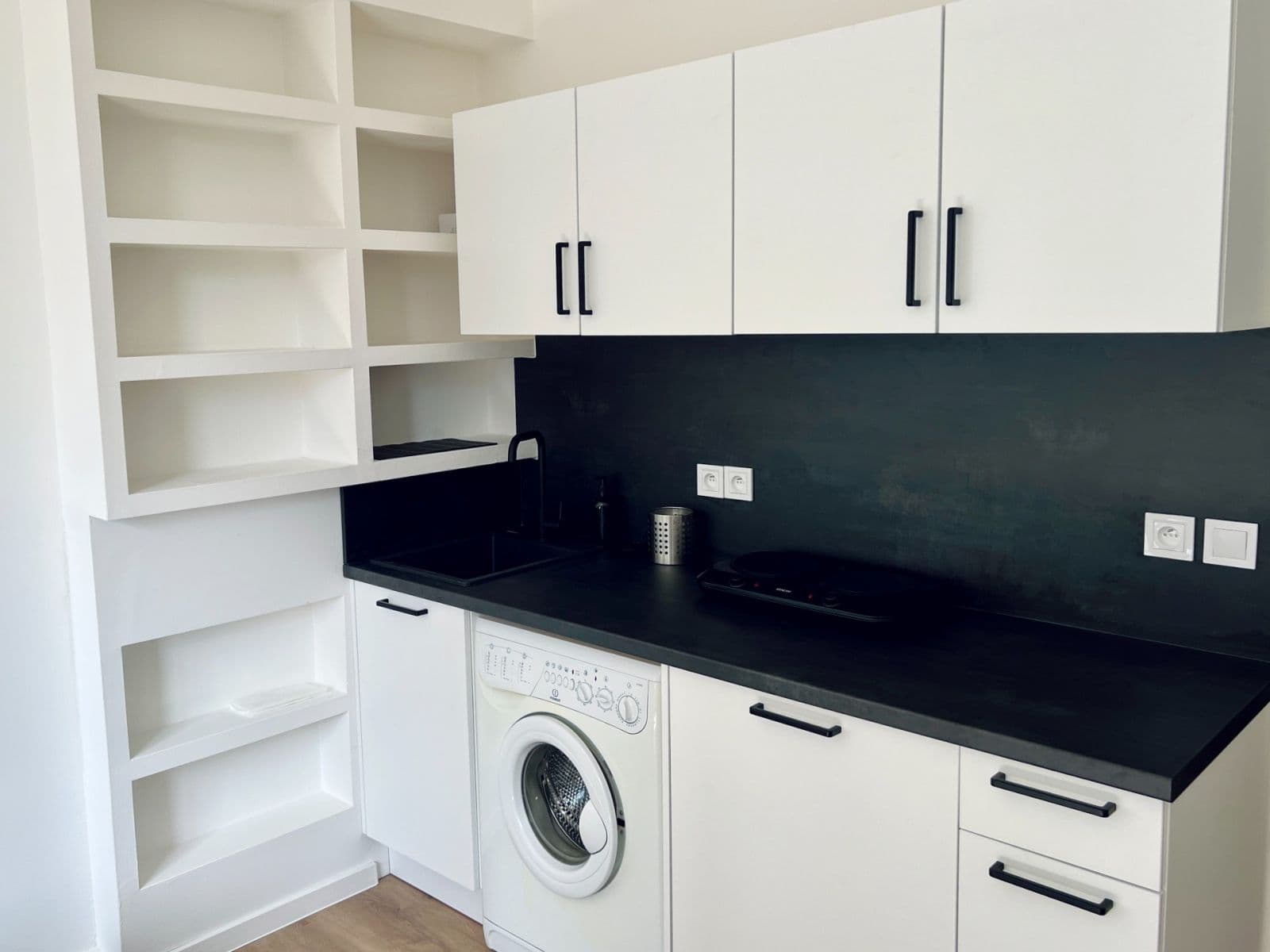Pronájem bytu 1+kk 20 m², Na Okruhu, Praha, Praha Pronájem bytu 1+kk 20 m², Na Okruhu, Praha, Praha