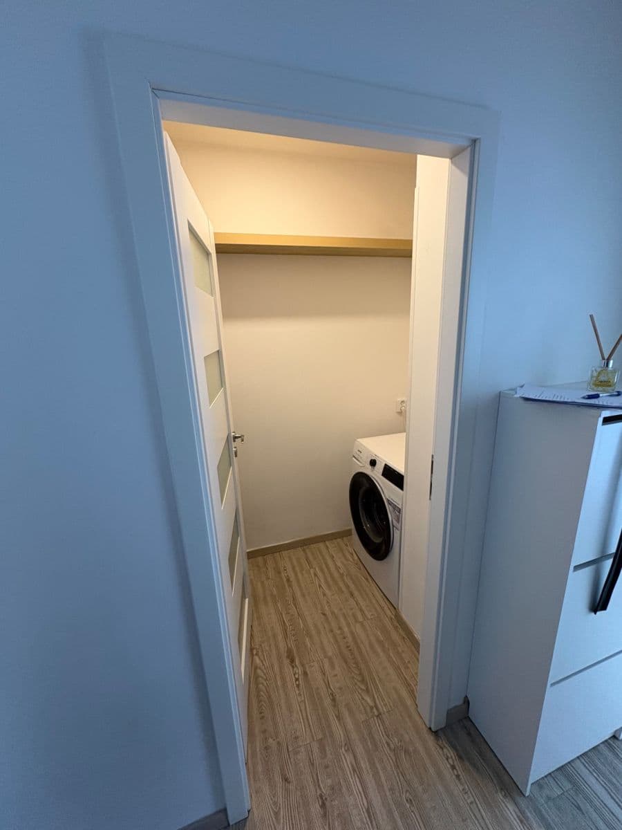 Pronájem bytu 2+1 56 m², Praha, Praha Pronájem bytu 2+1 56 m², Praha, Praha
