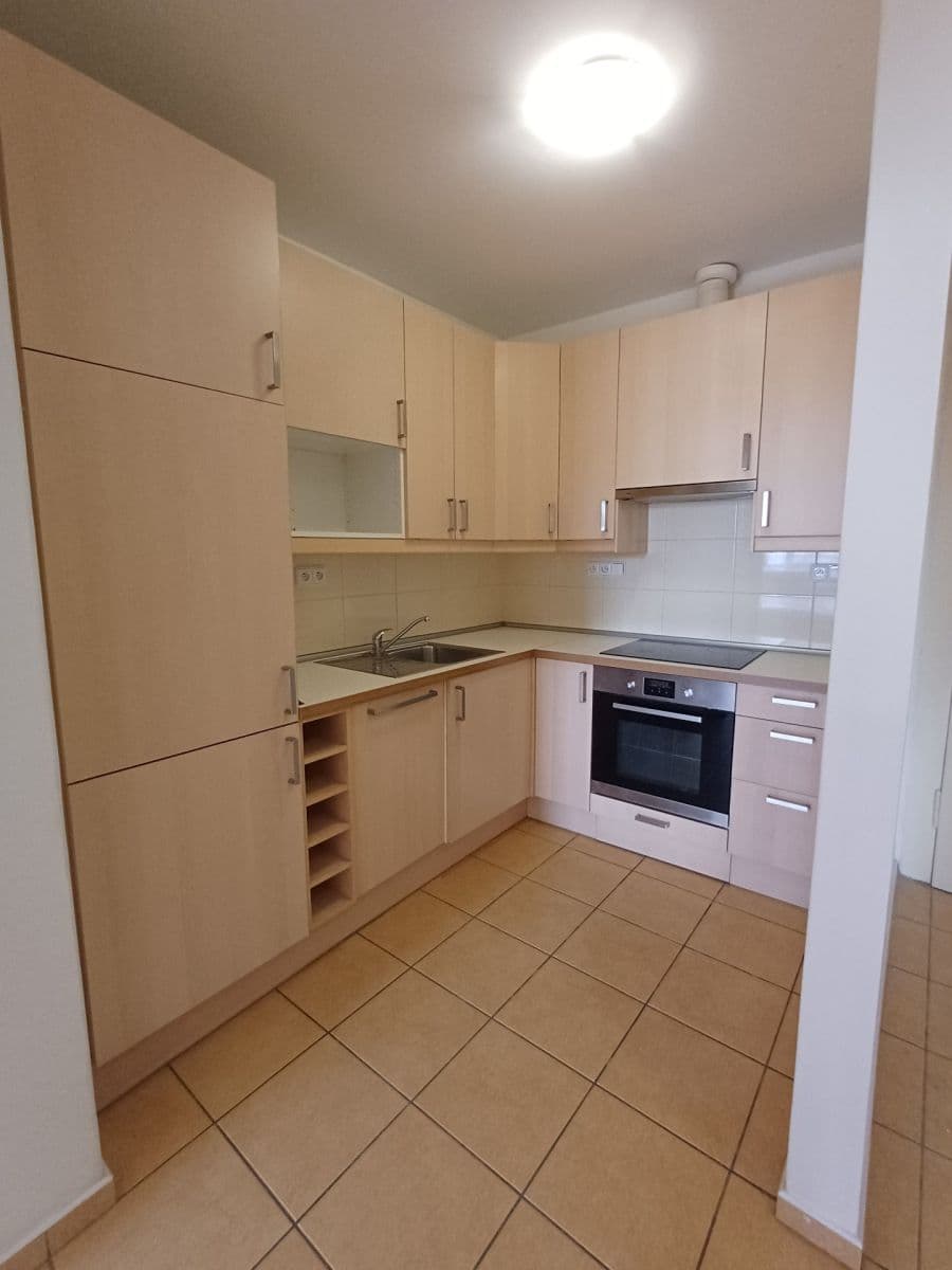 Pronájem bytu 3+1 80 m², Ukrajinská, Praha, Praha Pronájem bytu 3+1 80 m², Ukrajinská, Praha, Praha