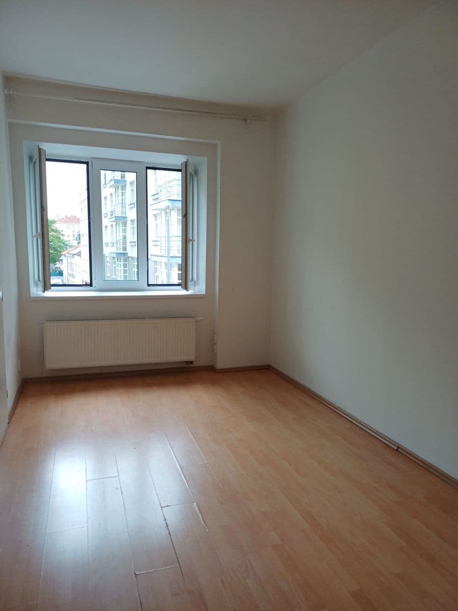 Pronájem bytu 3+1 80 m², Ukrajinská, Praha, Praha Pronájem bytu 3+1 80 m², Ukrajinská, Praha, Praha